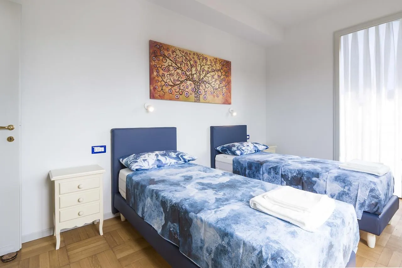Appartamento PrimoPiano - RG12 Milano